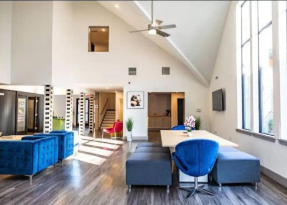 Lux Suite /King Bed /Free Parking/Pool/First Floor Χιούστον Εξωτερικό φωτογραφία